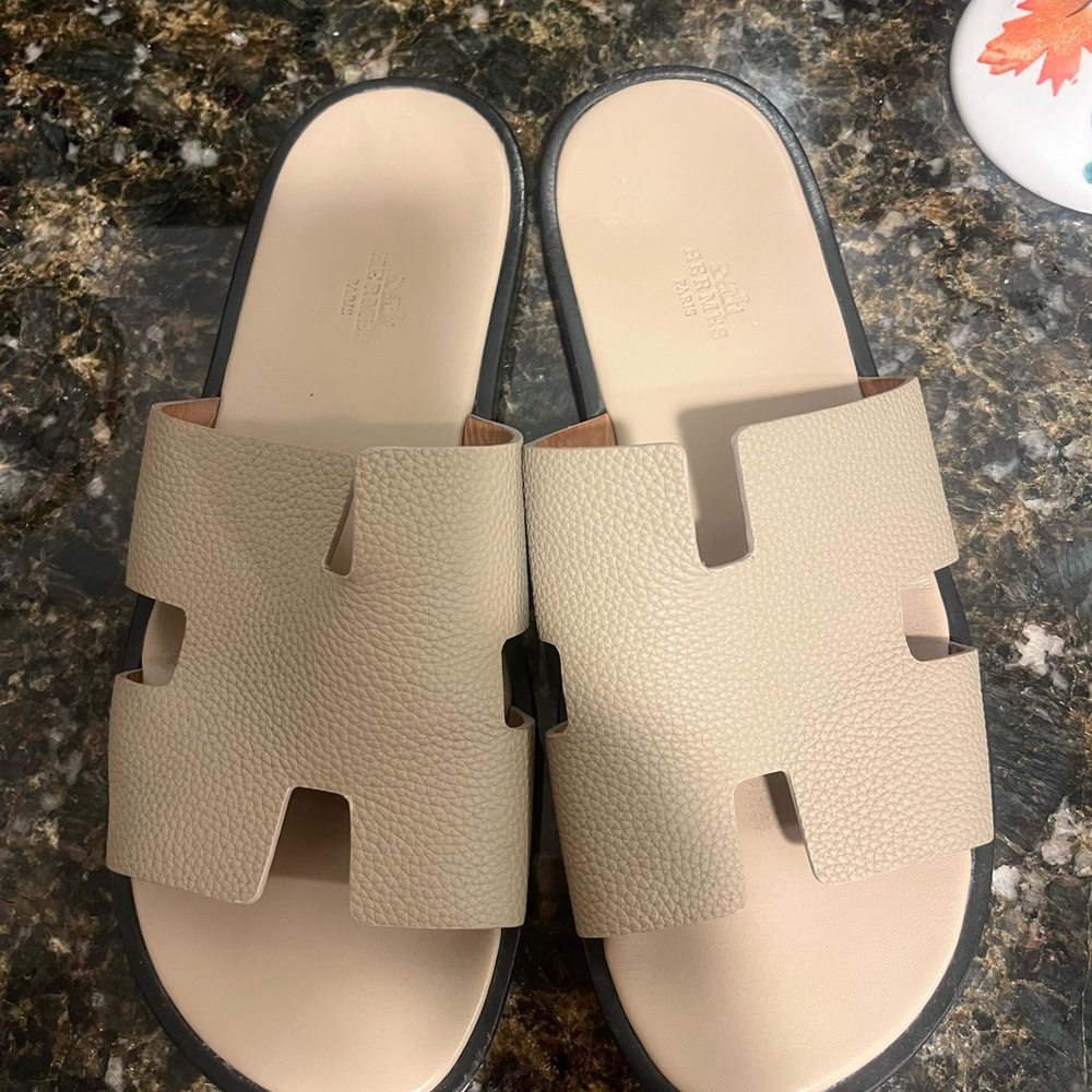 Hermes Beige Izmir Sandals